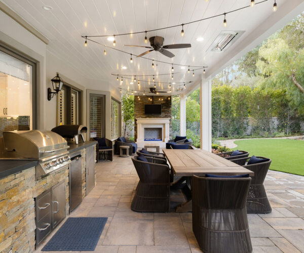 Outdoor-Kitchens